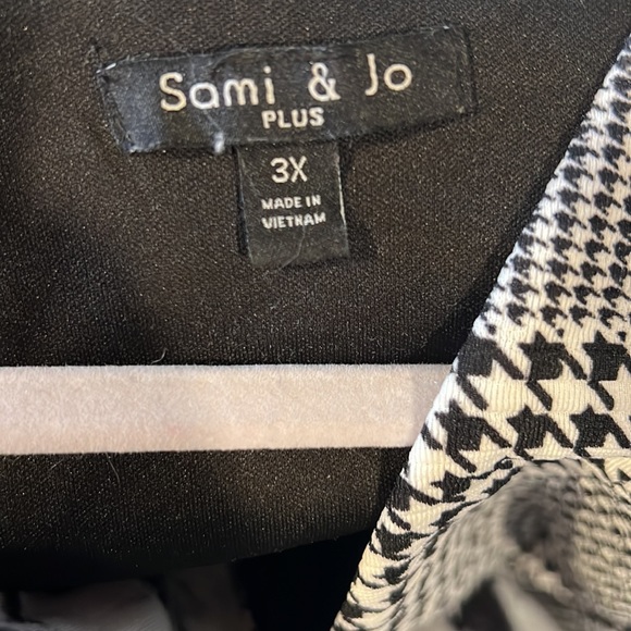 ✨Like New✨Houndstooth Dress - Picture 6 of 7